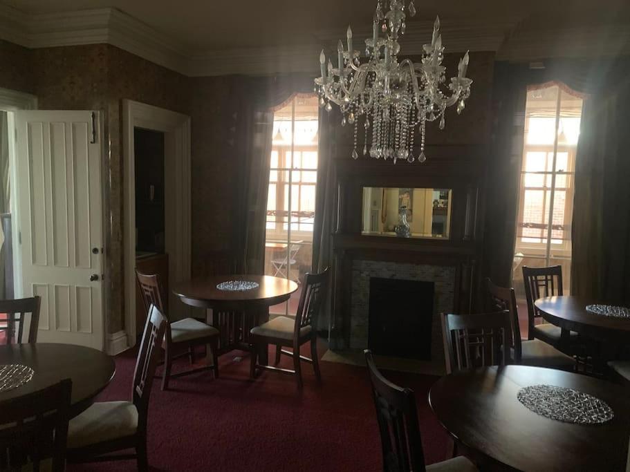 Merry Mansion East Dubuque Extérieur photo