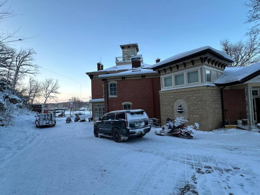 Merry Mansion East Dubuque Extérieur photo