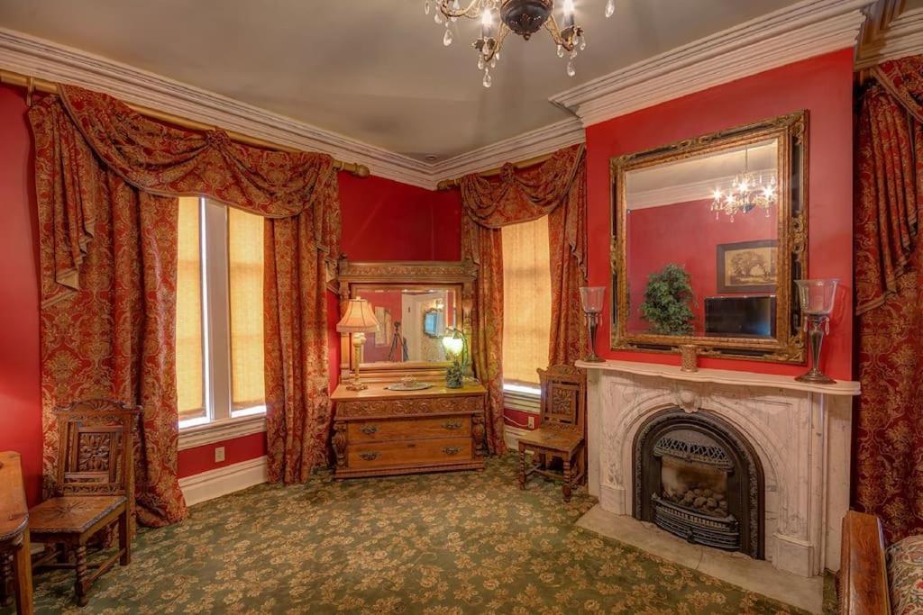 Merry Mansion East Dubuque Extérieur photo