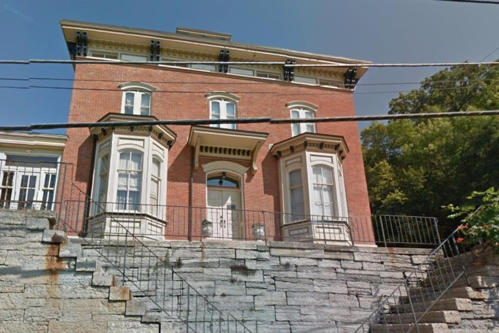 Merry Mansion East Dubuque Extérieur photo