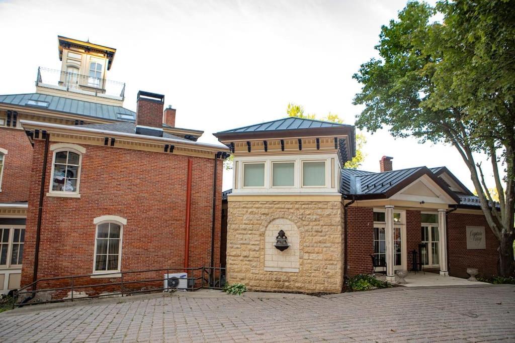 Merry Mansion East Dubuque Extérieur photo